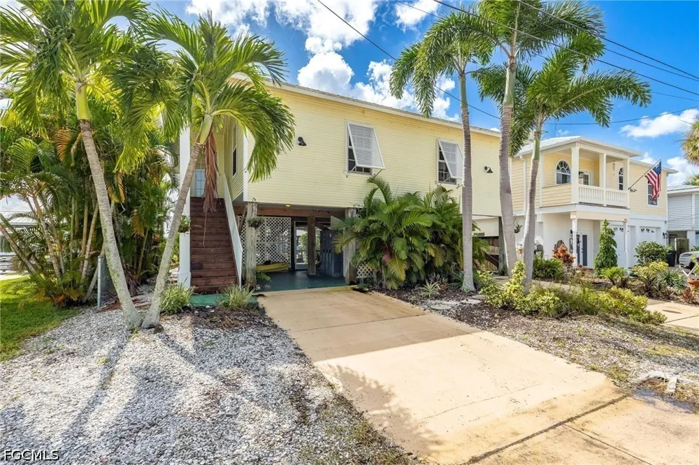 Geary Street Matlacha, FL 33993