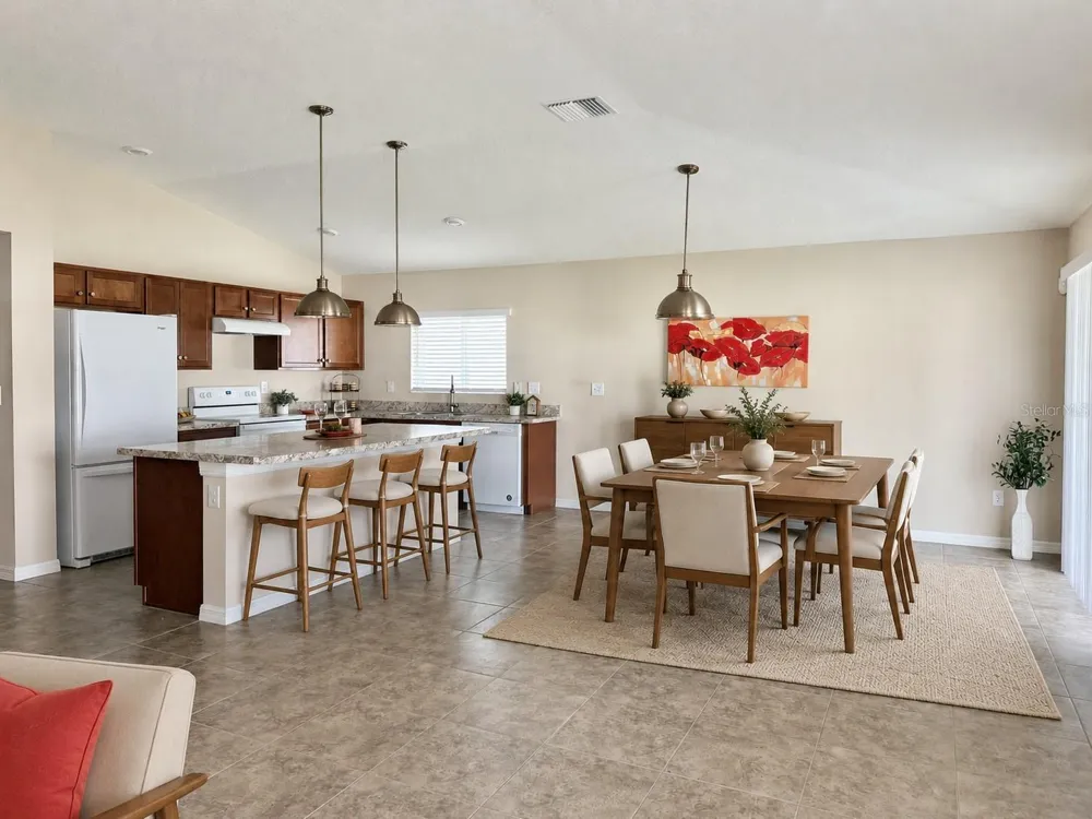 9242 FREEDOM HILL DR Seffner, FL 33584