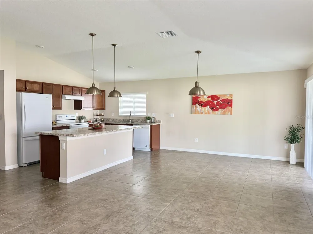 9242 FREEDOM HILL DR Seffner, FL 33584