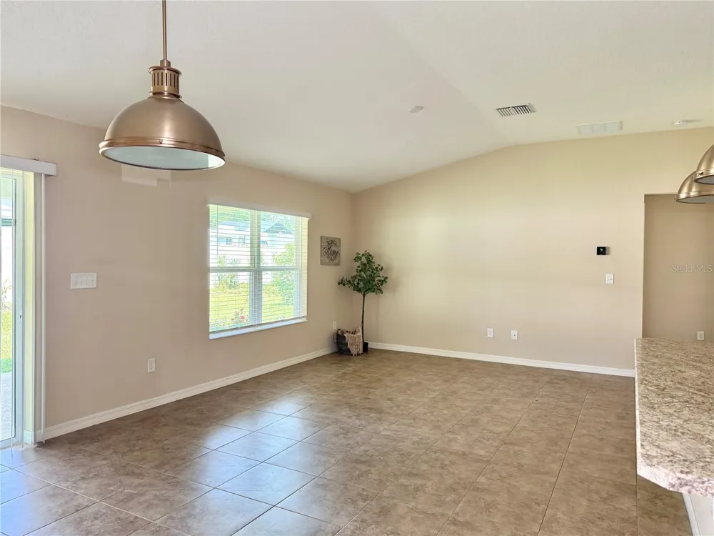 9242 FREEDOM HILL DR Seffner, FL 33584