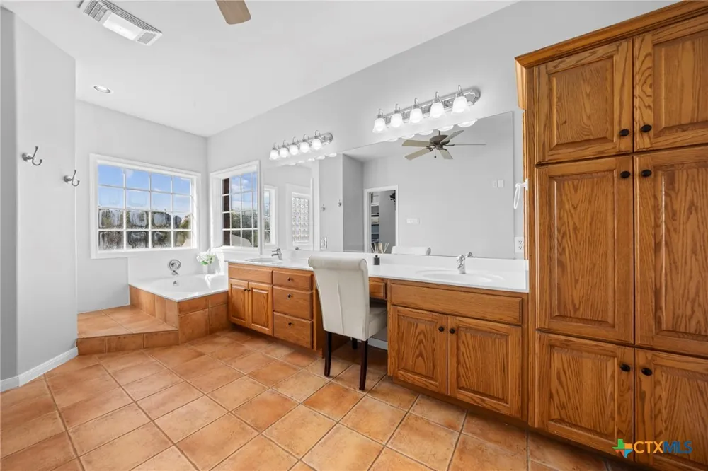 375 Branch Creek Trail Liberty Hill, TX 78642