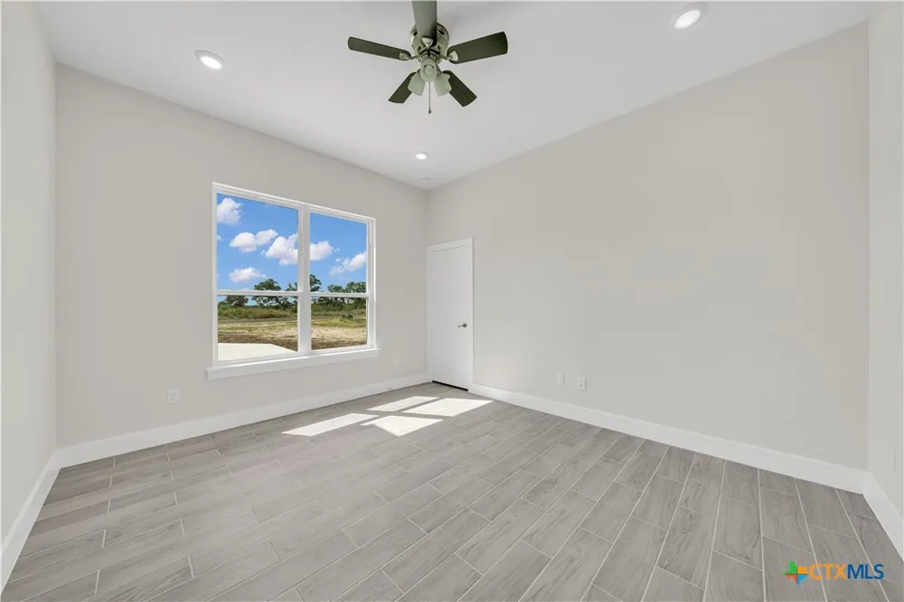 1585 Private Road 2771 Mico, TX 78056
