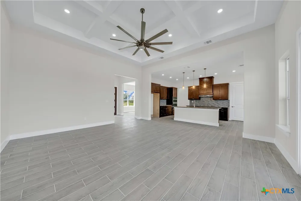 1585 Private Road 2771 Mico, TX 78056