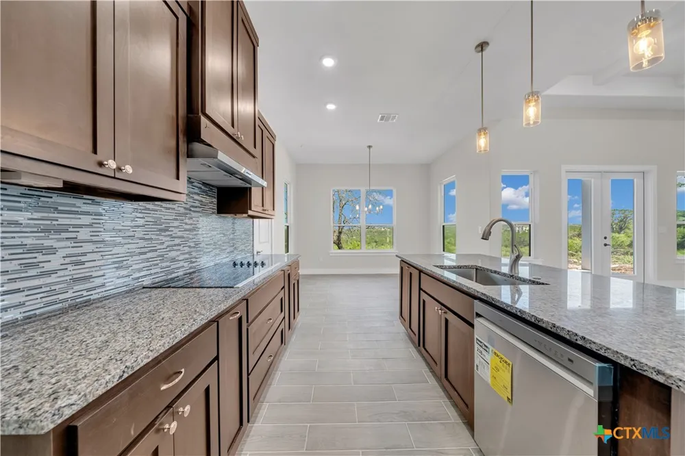 1585 Private Road 2771 Mico, TX 78056