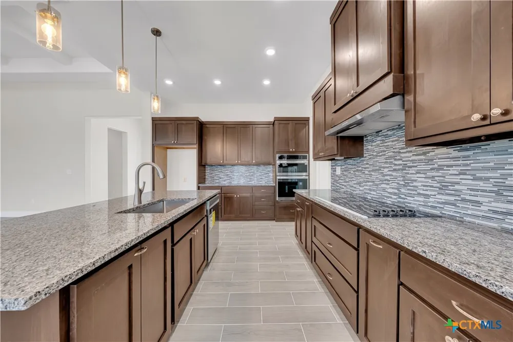 1585 Private Road 2771 Mico, TX 78056