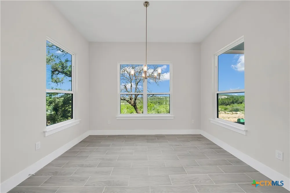 1585 Private Road 2771 Mico, TX 78056