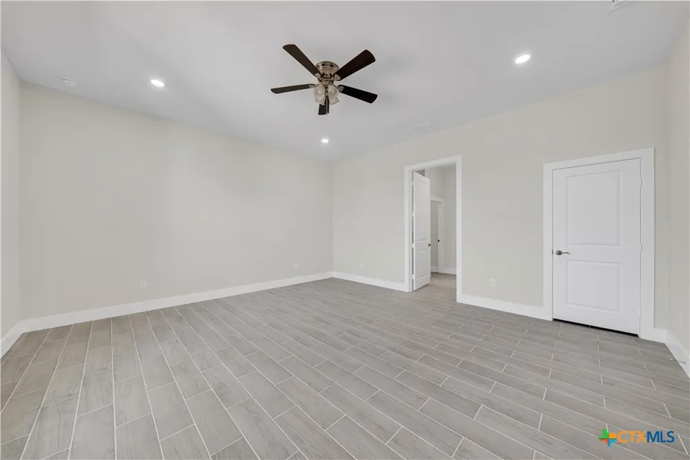 1585 Private Road 2771 Mico, TX 78056