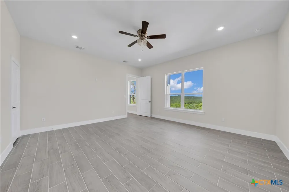 1585 Private Road 2771 Mico, TX 78056