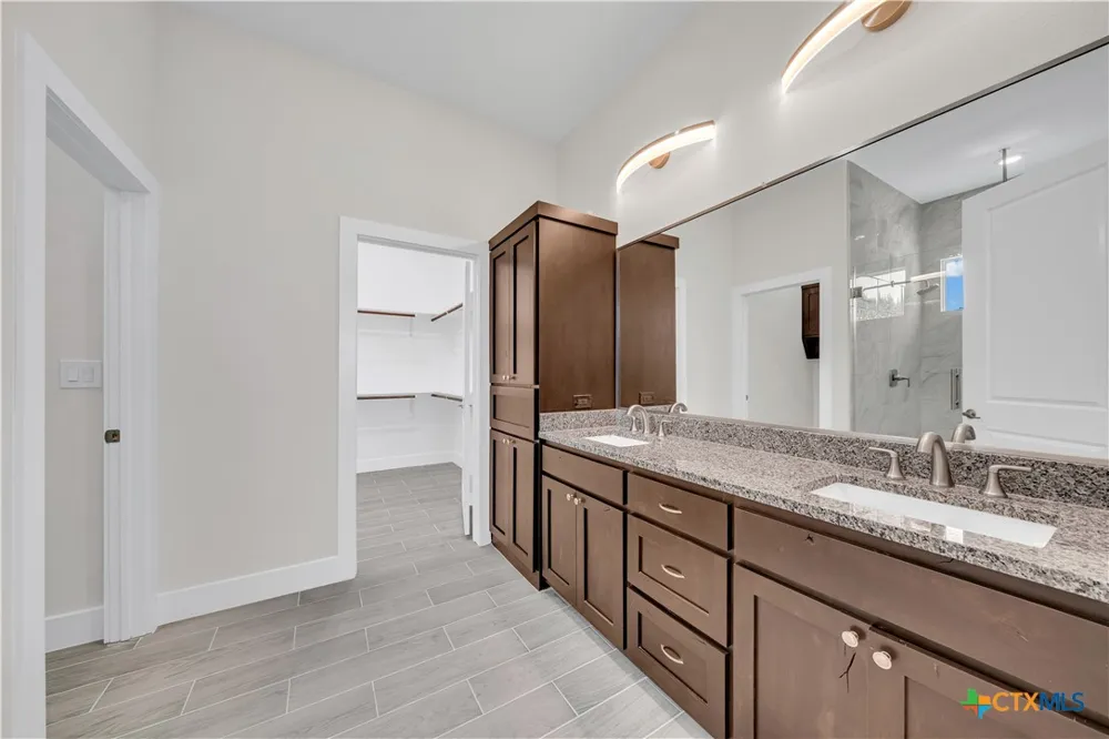 1585 Private Road 2771 Mico, TX 78056