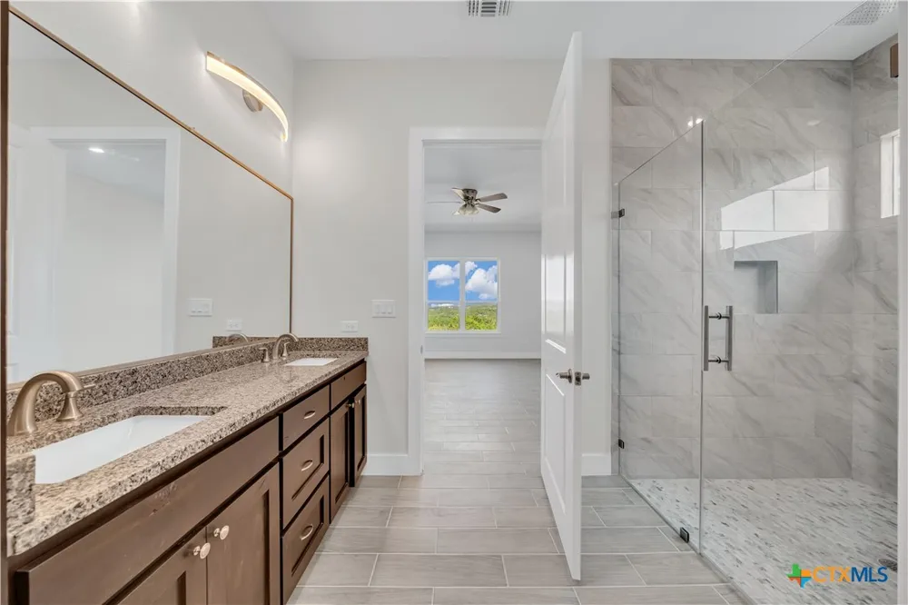 1585 Private Road 2771 Mico, TX 78056