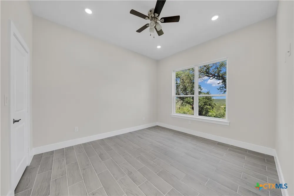 1585 Private Road 2771 Mico, TX 78056