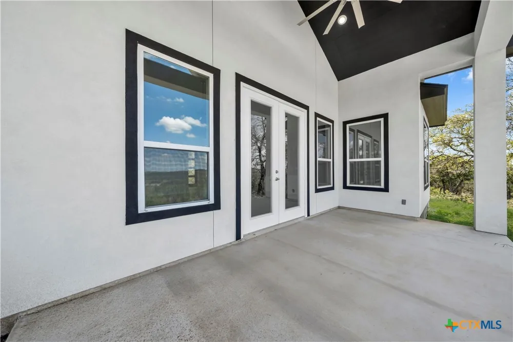 1585 Private Road 2771 Mico, TX 78056