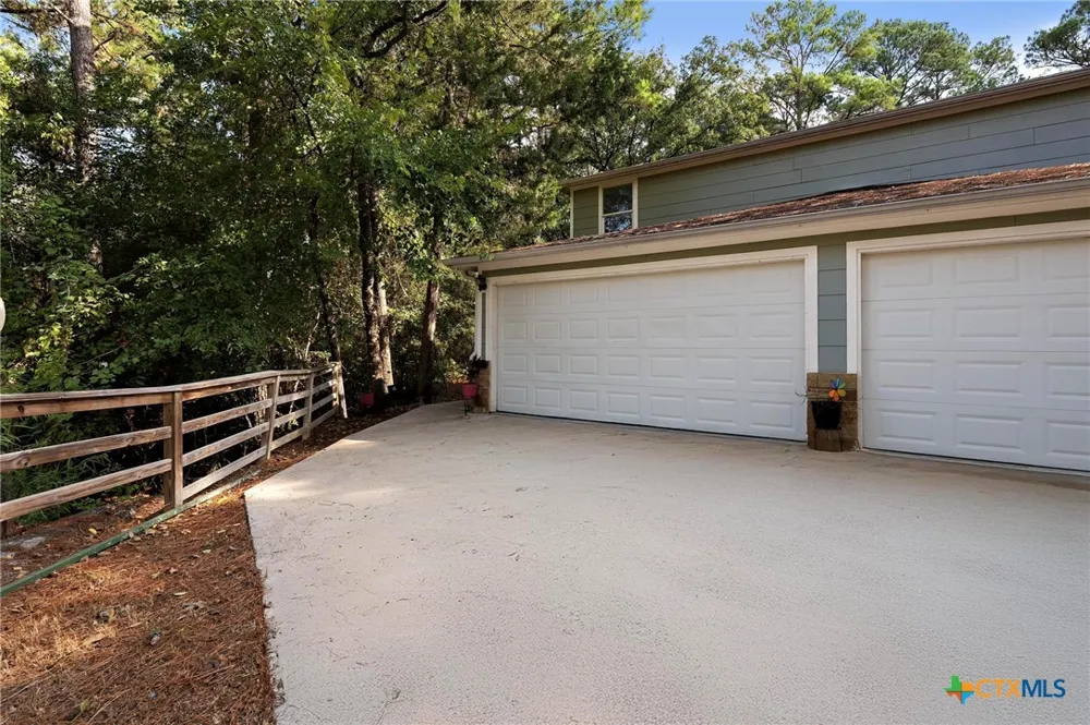 119 Kanaio Drive Bastrop, TX 78602