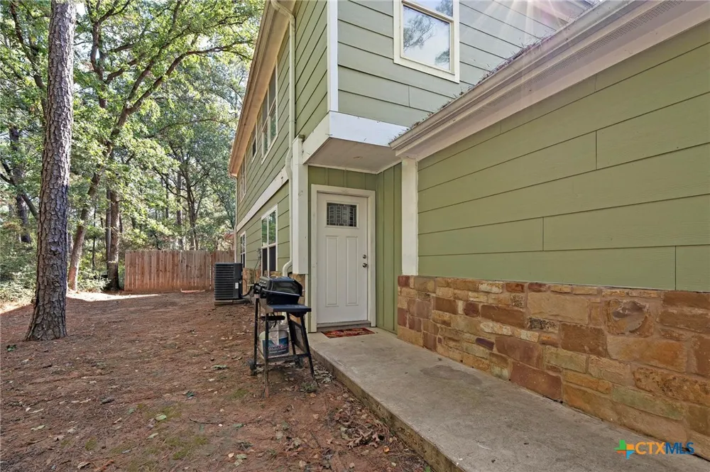 119 Kanaio Drive Bastrop, TX 78602
