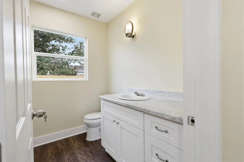 1410 Fannin Street Columbus, TX 78934