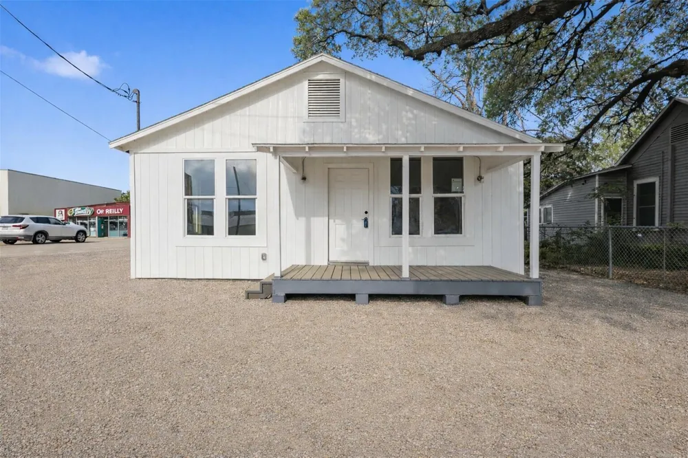 1410 Fannin Street Columbus, TX 78934