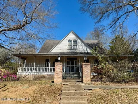 842 S 3rd Street