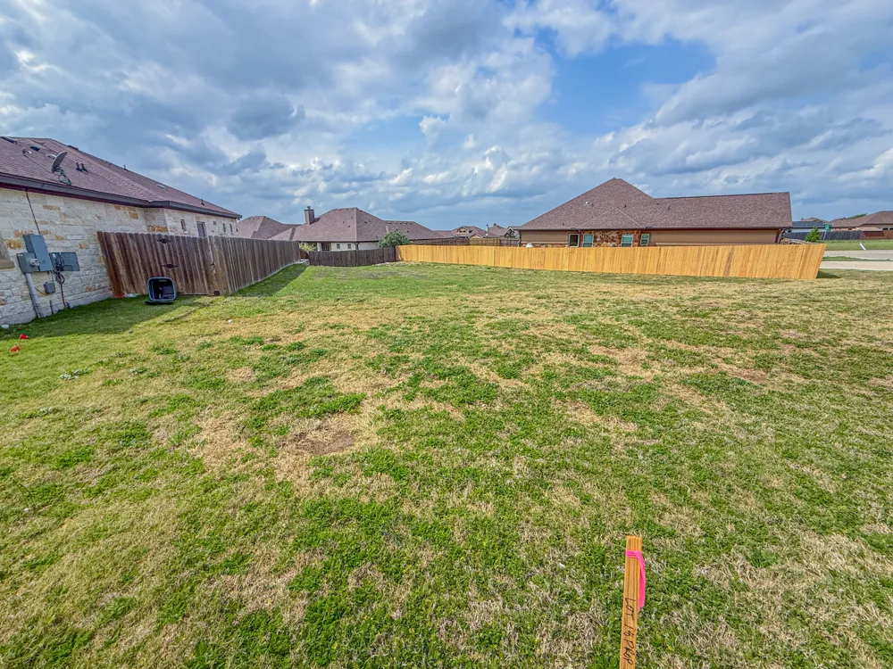 169 Greg Lane Jarrell, TX 76537