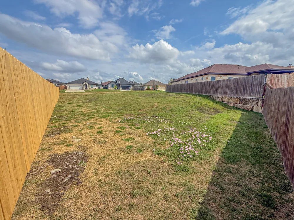 169 Greg Lane Jarrell, TX 76537