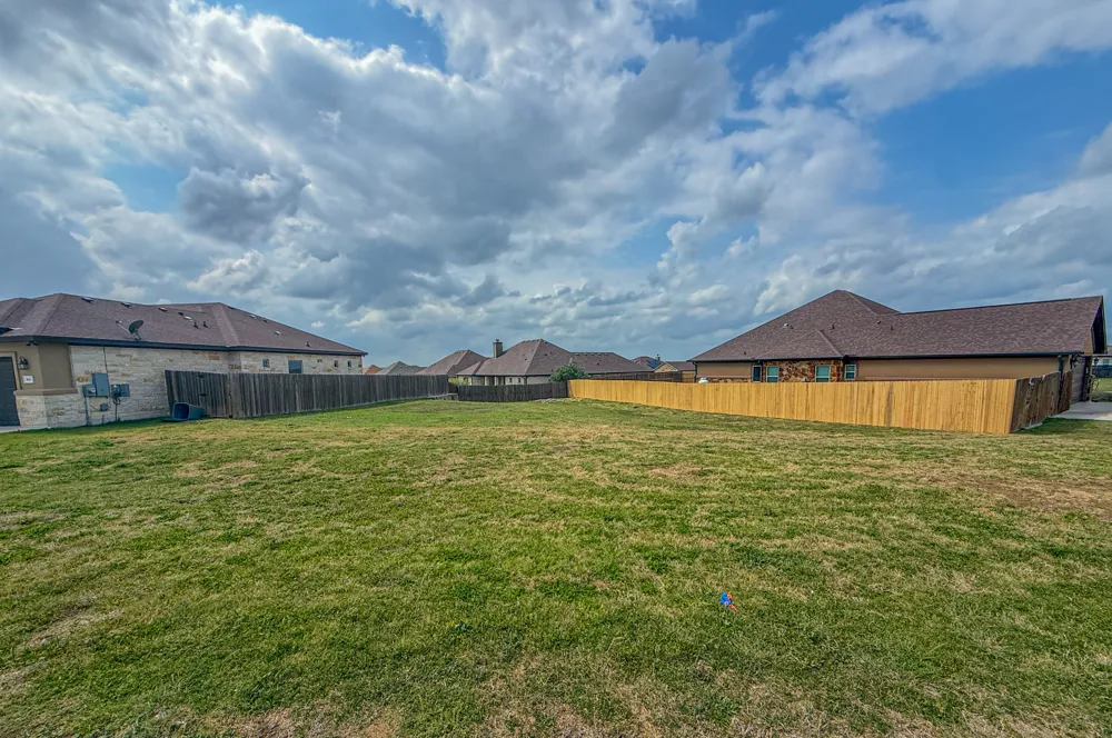 169 Greg Lane Jarrell, TX 76537