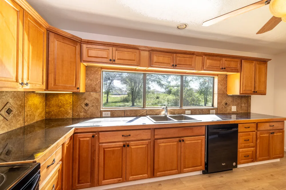1229 State 304 Highway Gonzales, TX 78629