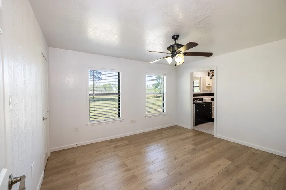 1229 State 304 Highway Gonzales, TX 78629