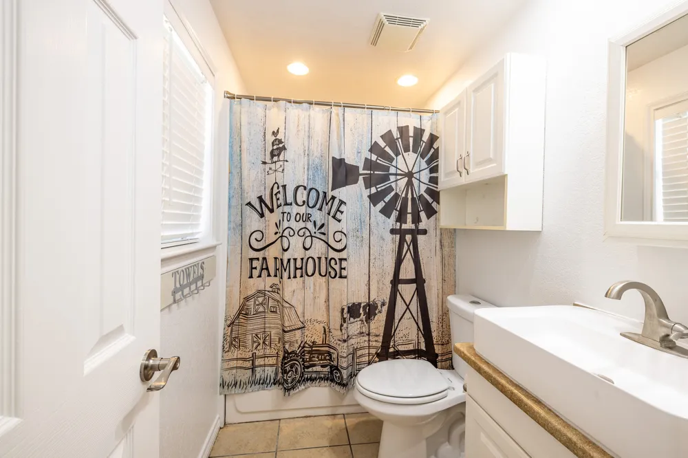 1229 State 304 Highway Gonzales, TX 78629