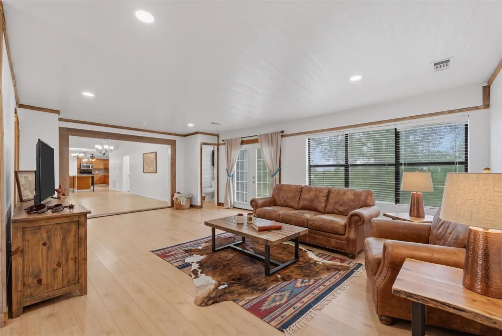 1229 State 304 Highway Gonzales, TX 78629