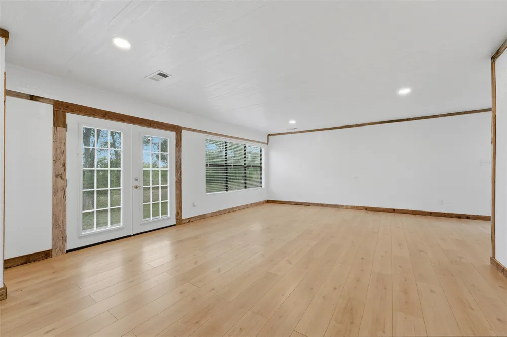 1229 State 304 Highway Gonzales, TX 78629