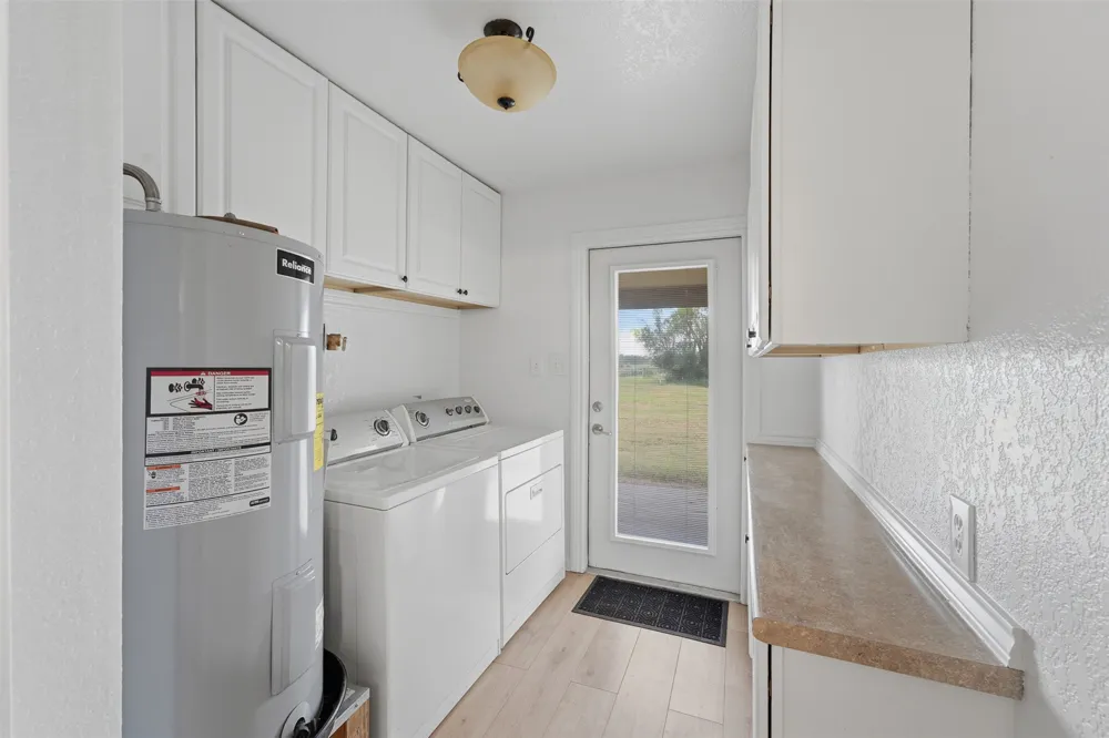 1229 State 304 Highway Gonzales, TX 78629