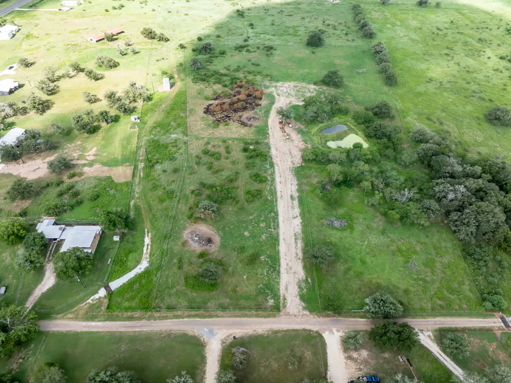 1 County Road 491 Gonzales, TX 78629