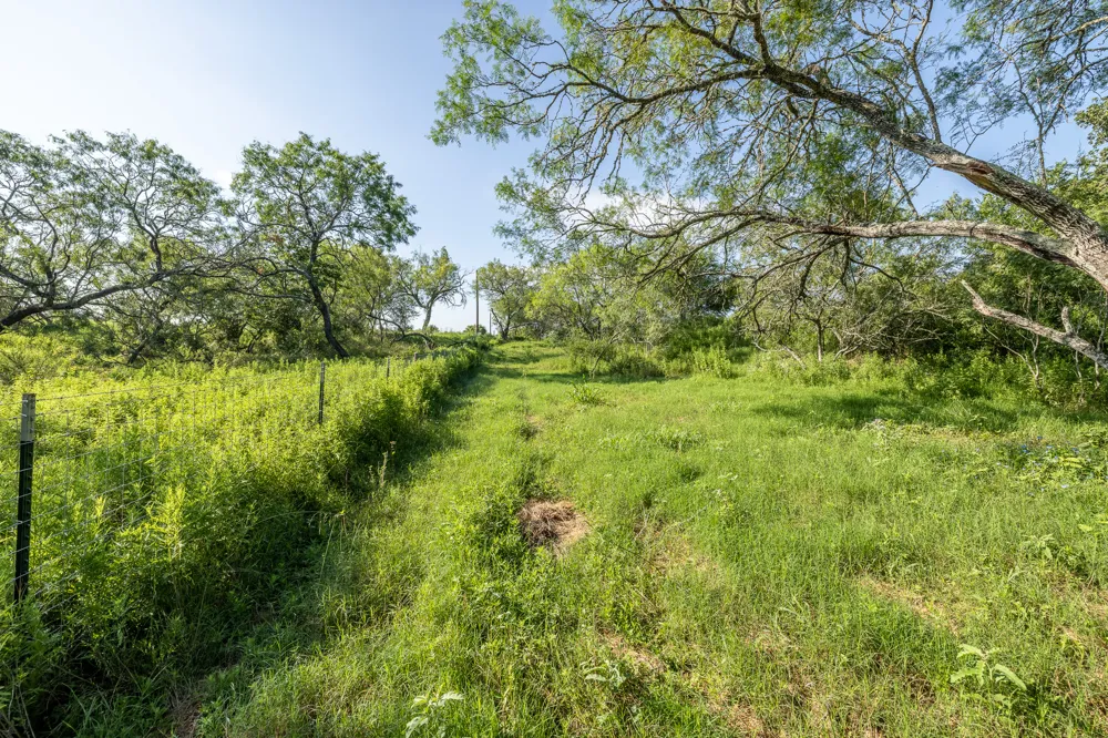 1 County Road 491 Gonzales, TX 78629