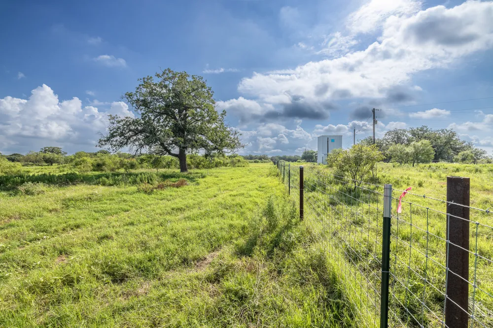 1 County Road 491 Gonzales, TX 78629