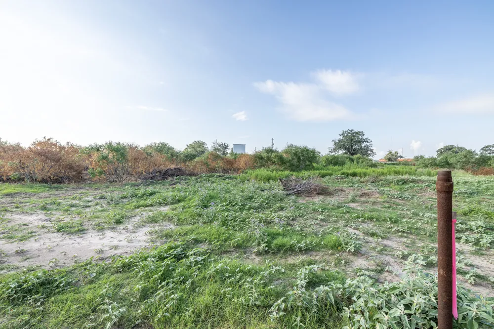 1 County Road 491 Gonzales, TX 78629