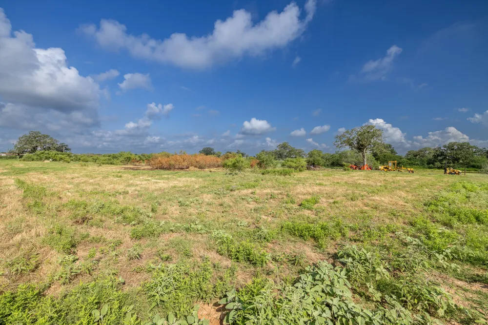 1 County Road 491 Gonzales, TX 78629
