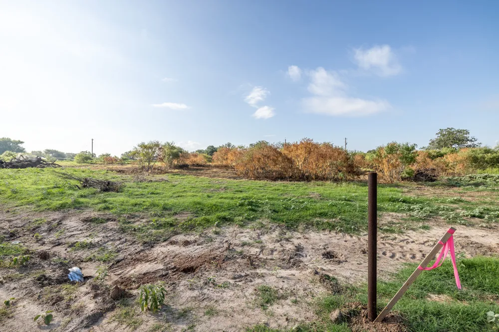1 County Road 491 Gonzales, TX 78629