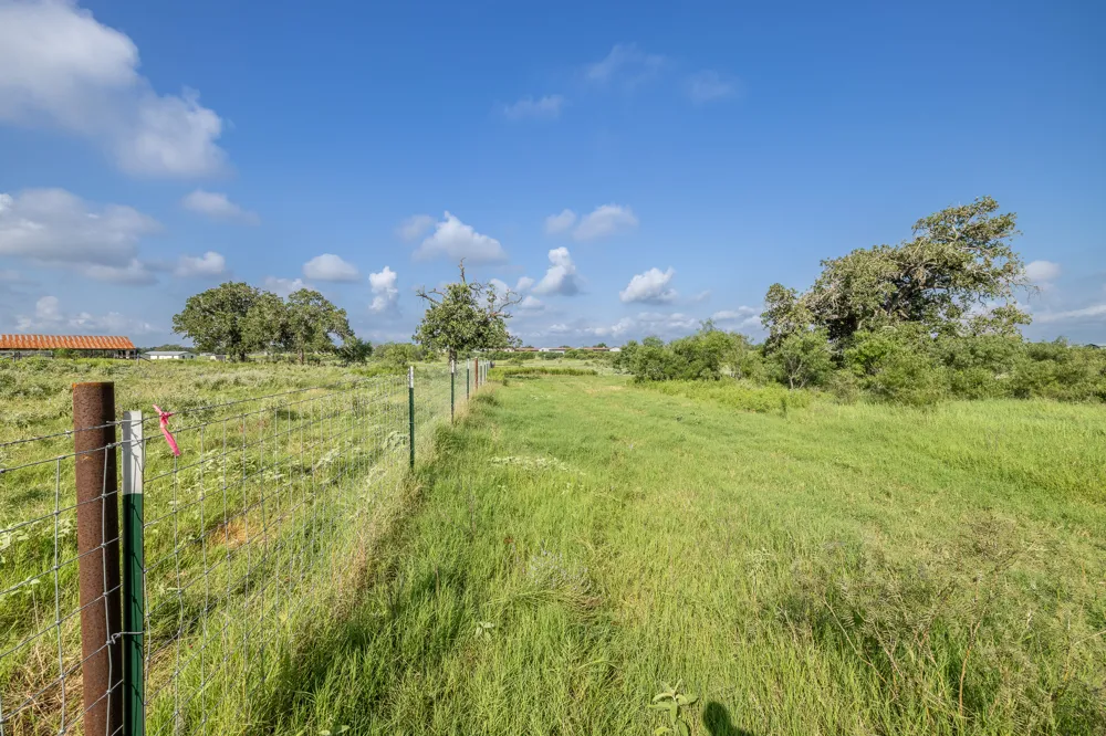 1 County Road 491 Gonzales, TX 78629