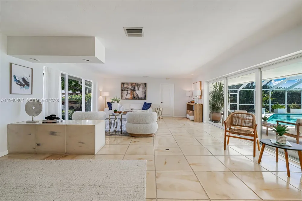 640 S Mashta Dr Key Biscayne, FL 33149