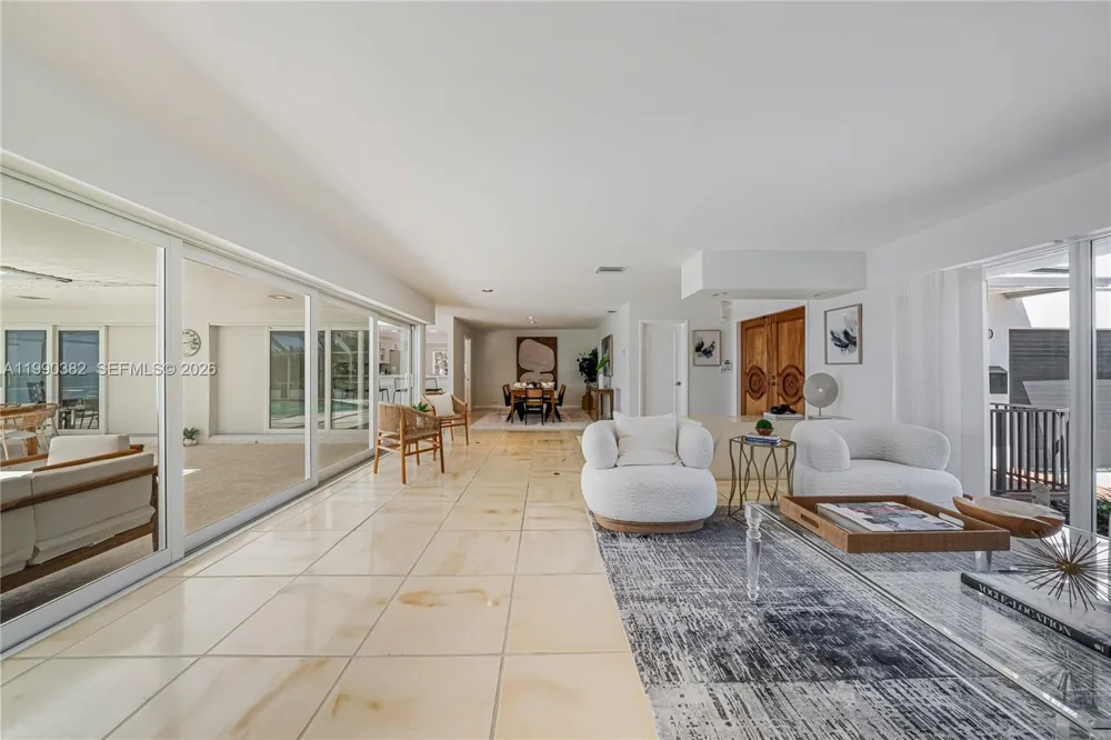 640 S Mashta Dr Key Biscayne, FL 33149
