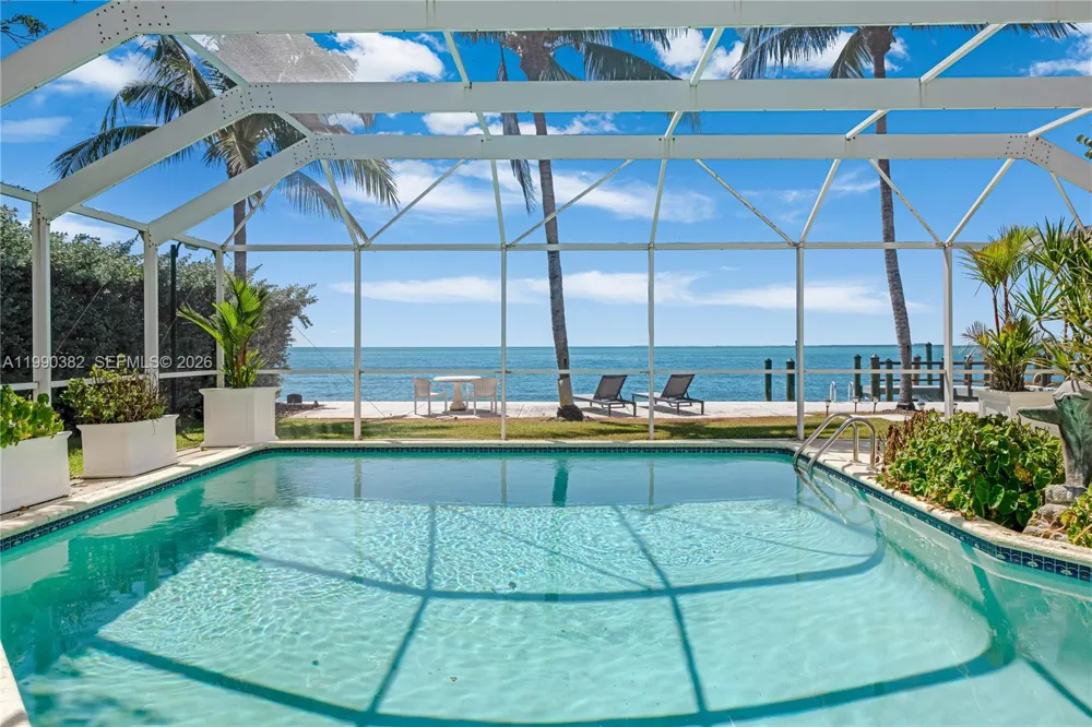 640 S Mashta Dr Key Biscayne, FL 33149