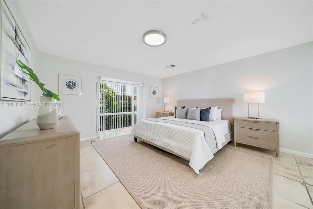 640 S Mashta Dr Key Biscayne, FL 33149