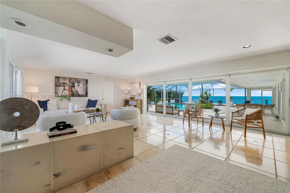 640 S Mashta Dr Key Biscayne, FL 33149