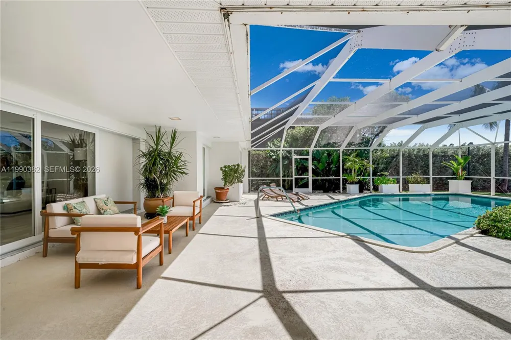 640 S Mashta Dr Key Biscayne, FL 33149