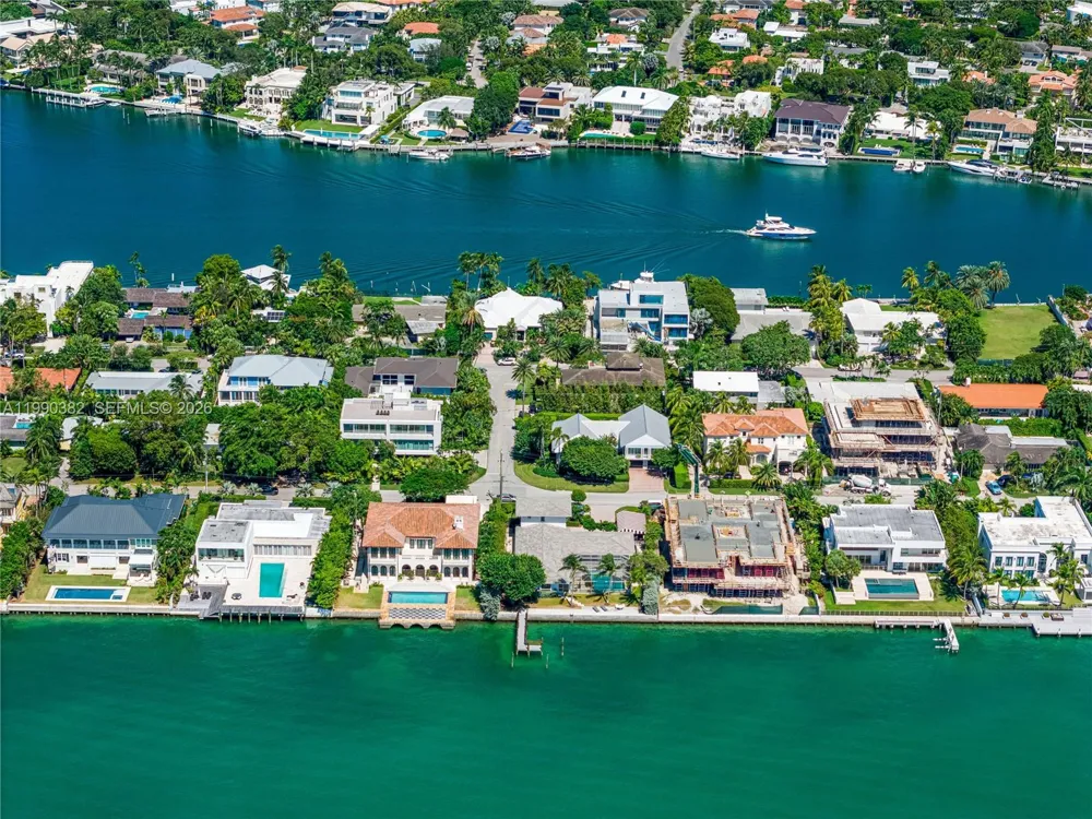 640 S Mashta Dr Key Biscayne, FL 33149