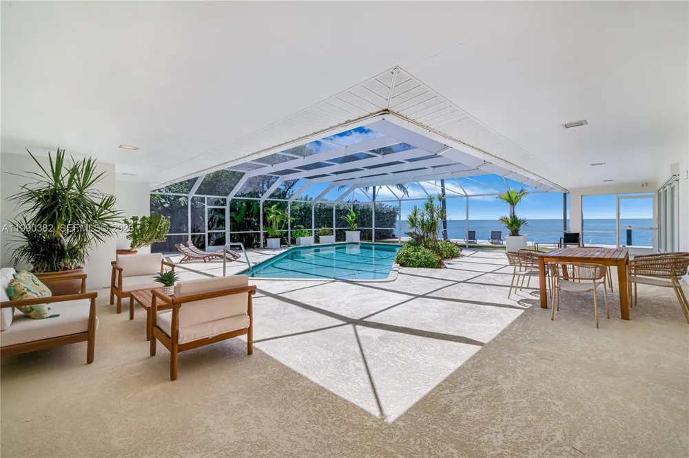 640 S Mashta Dr Key Biscayne, FL 33149