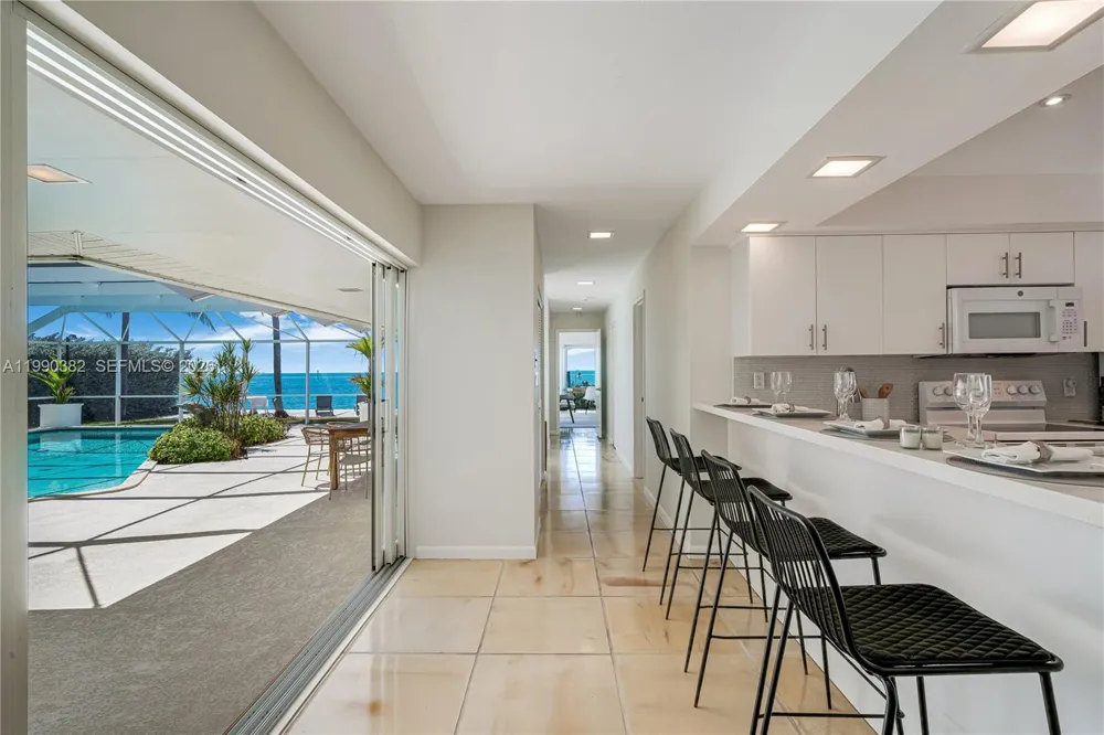 640 S Mashta Dr Key Biscayne, FL 33149