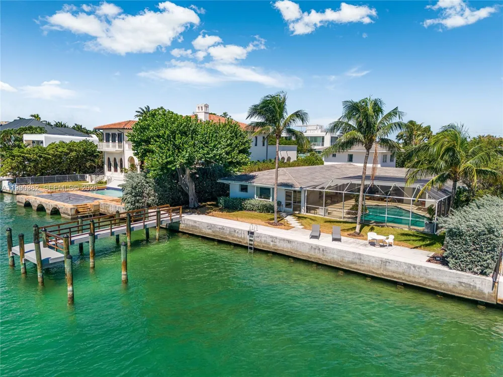 640 S Mashta Dr Key Biscayne, FL 33149