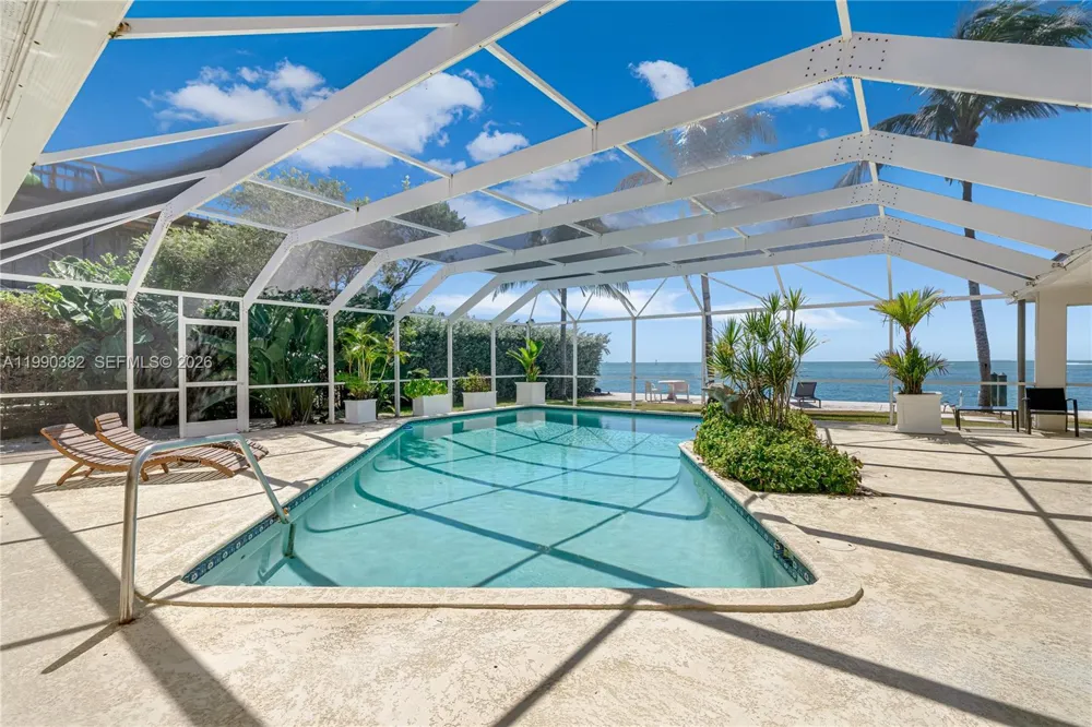640 S Mashta Dr Key Biscayne, FL 33149
