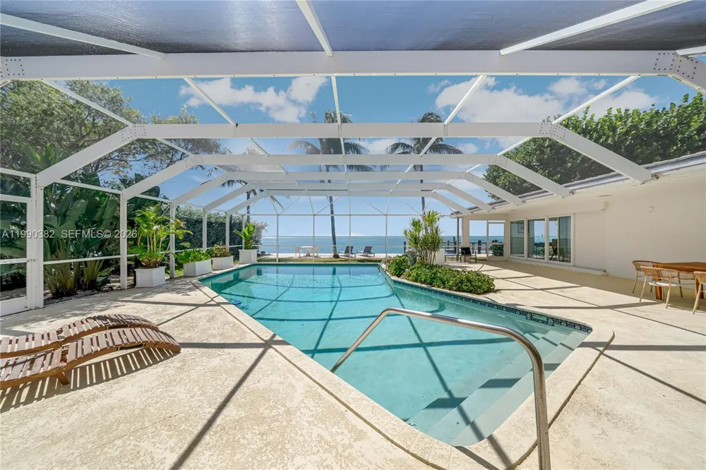 640 S Mashta Dr Key Biscayne, FL 33149