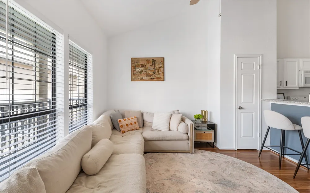 4800 W Lovers Lane #312 Dallas, TX 75209